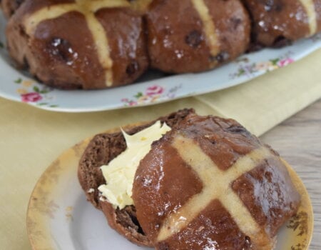 Vegan Hot Cross Buns