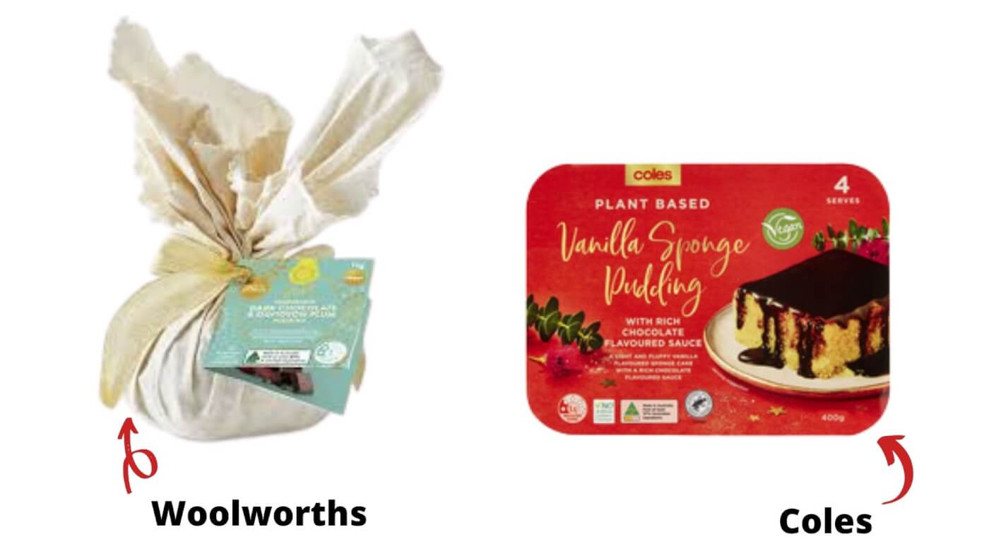  Sur la gauche: un pudding de Noël doré de Woolworths, et à droite, le Pudding Éponge Vanille de Coles